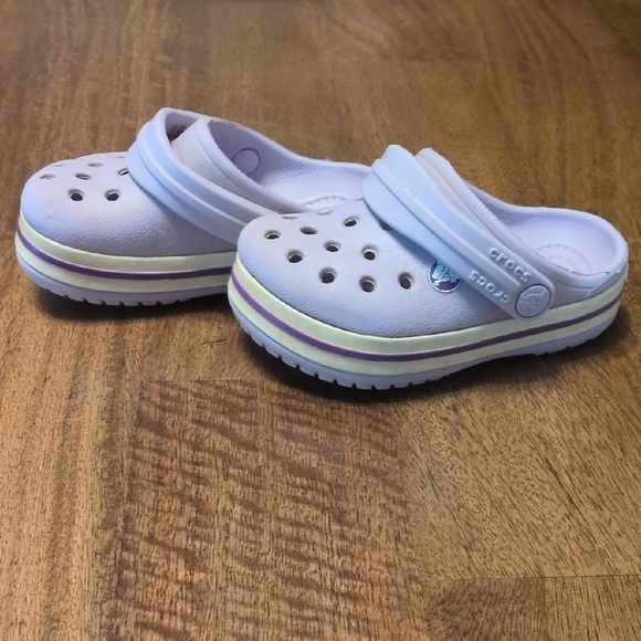 CROCS Kids White Sandals with Purple Stripe - Picture 3 of 4